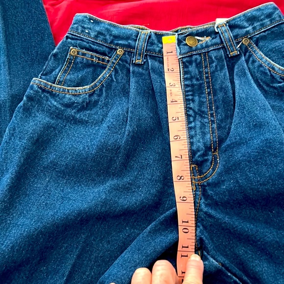 Vintage Jordache Pleated Jeans size 7, 28” inseam tapered leg, high waist - Picture 6 of 12